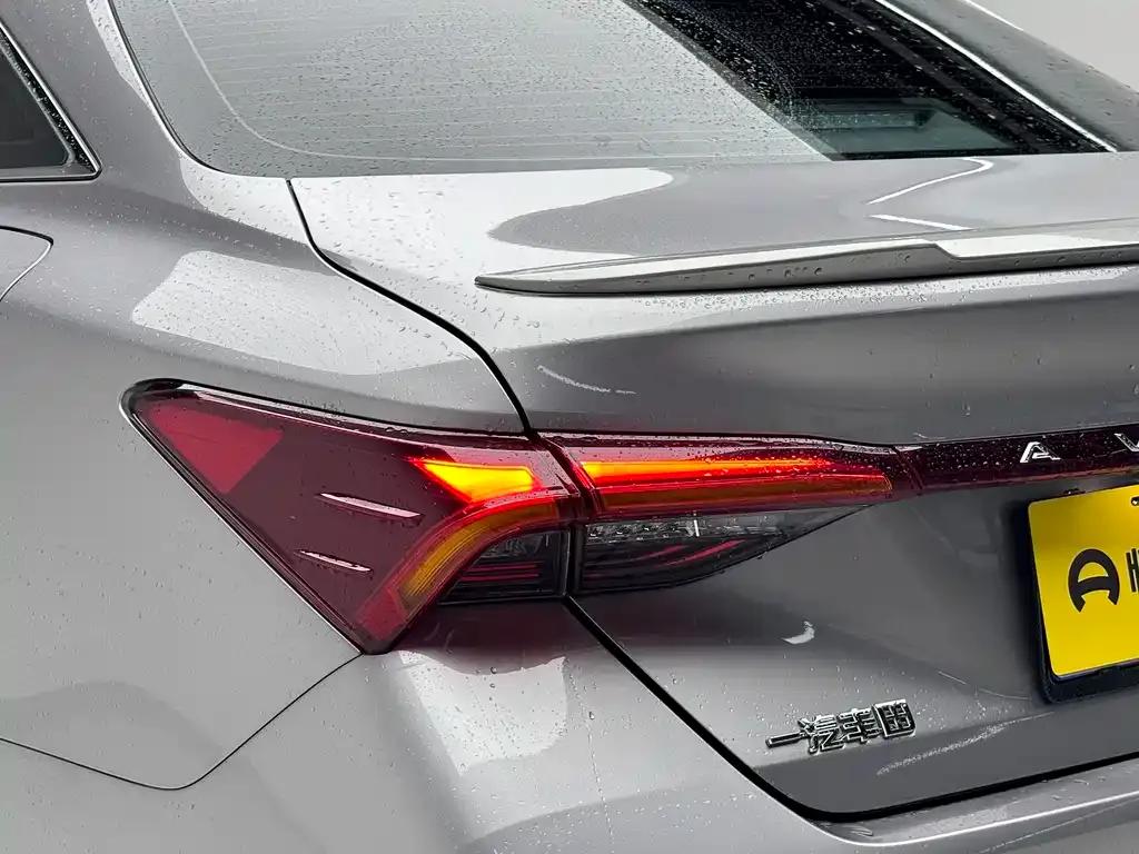 Toyota Avalon — фото 10