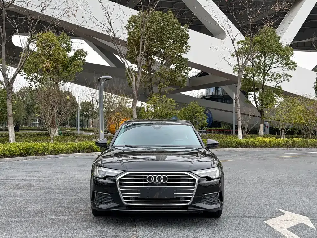 Audi A6L — фото 9