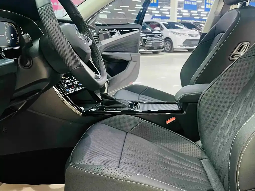 Volkswagen Passat — фото 10