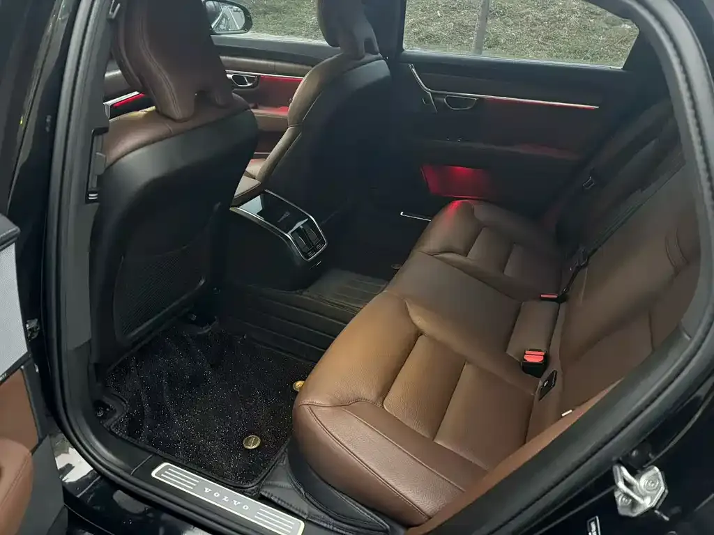 Volvo S90 — фото 4