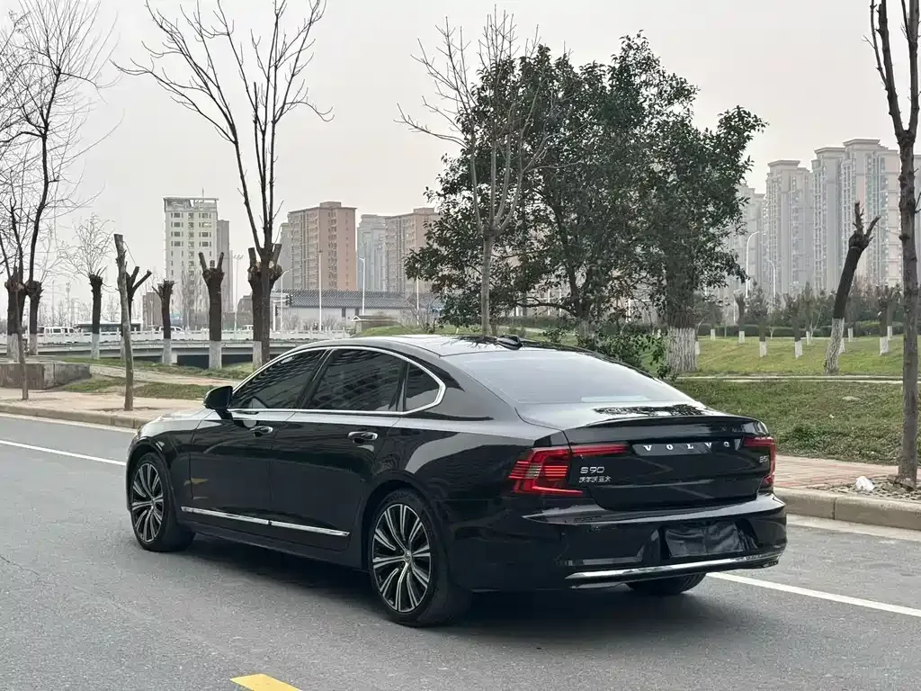 Volvo S90 — фото 7