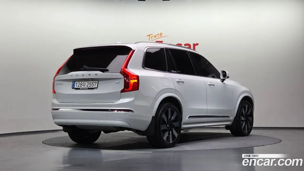 Volvo XC90 — фото 3