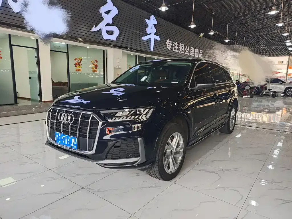 Audi Q7 — фото 1