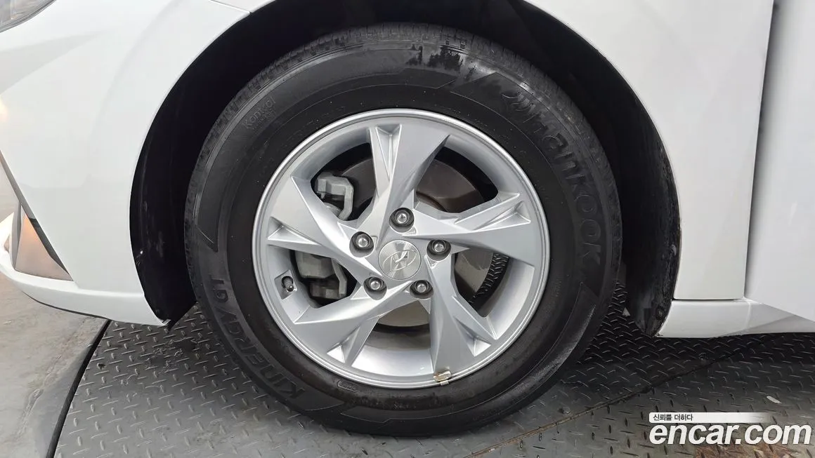 Hyundai AVANTE — фото 2