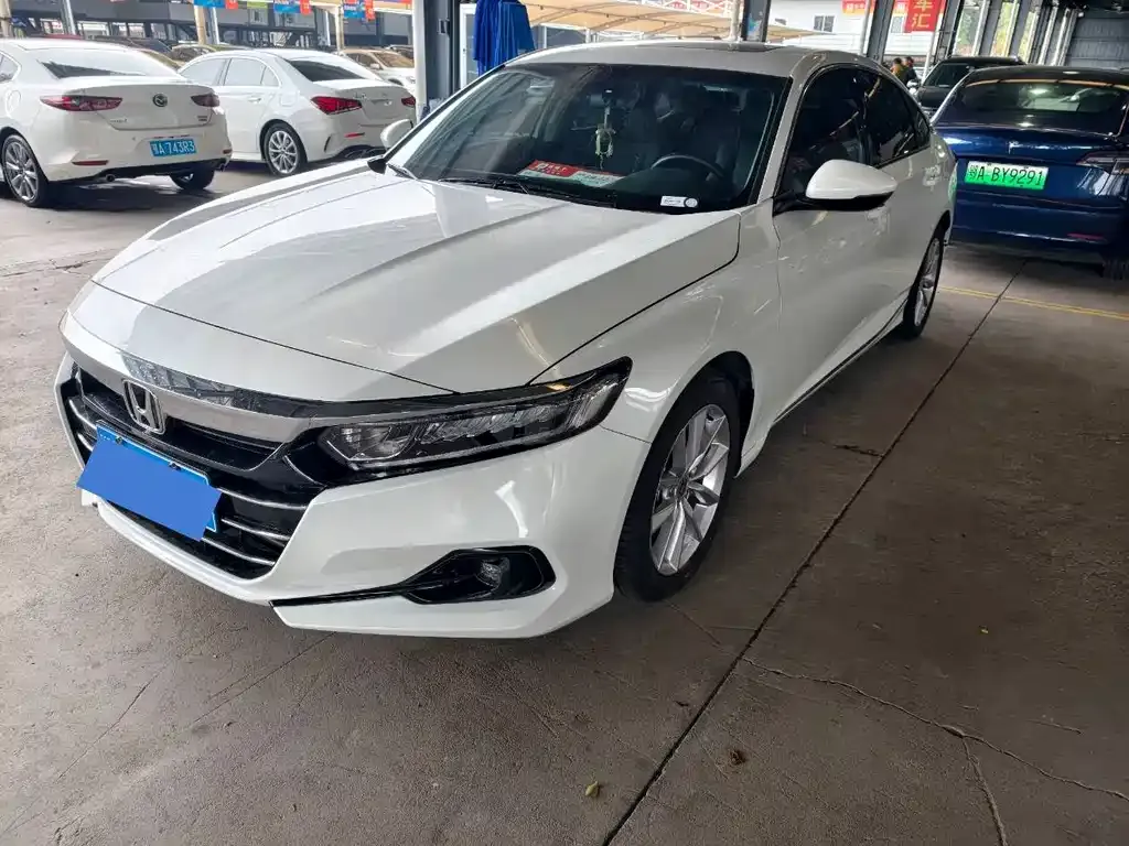 Honda Accord — фото 1