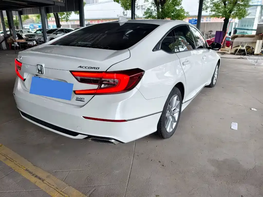 Honda Accord — фото 7