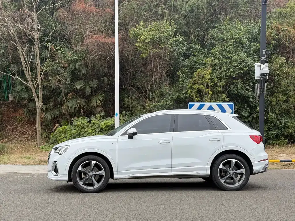 Audi Q3 — фото 3