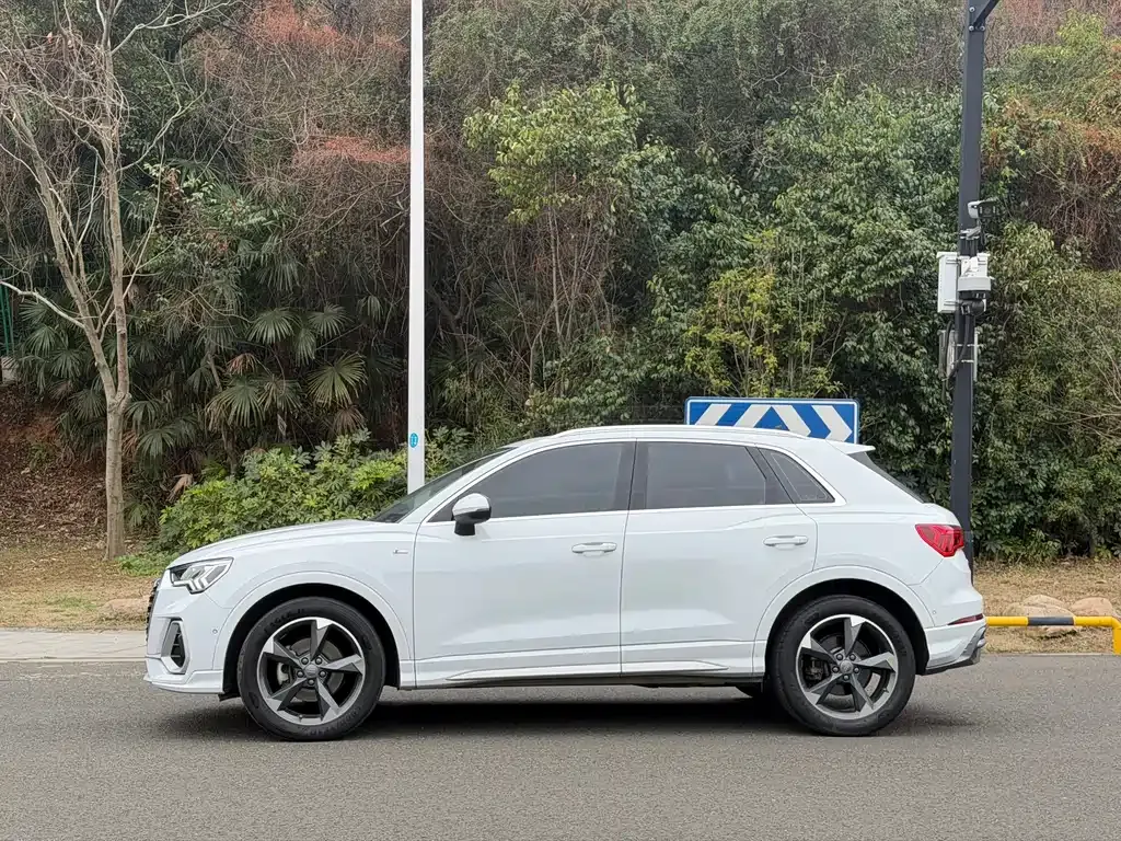 Audi Q3 — фото 6