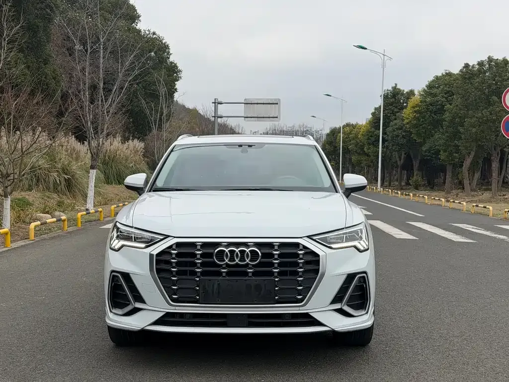 Audi Q3 — фото 10