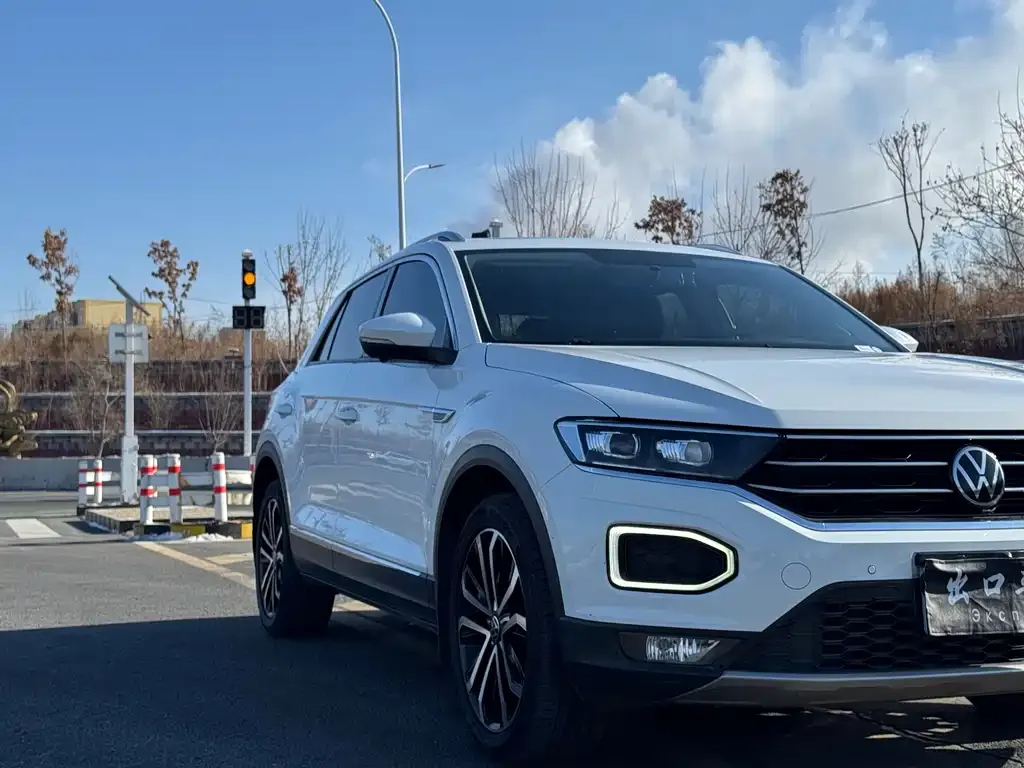 Volkswagen T-Roc — фото 9