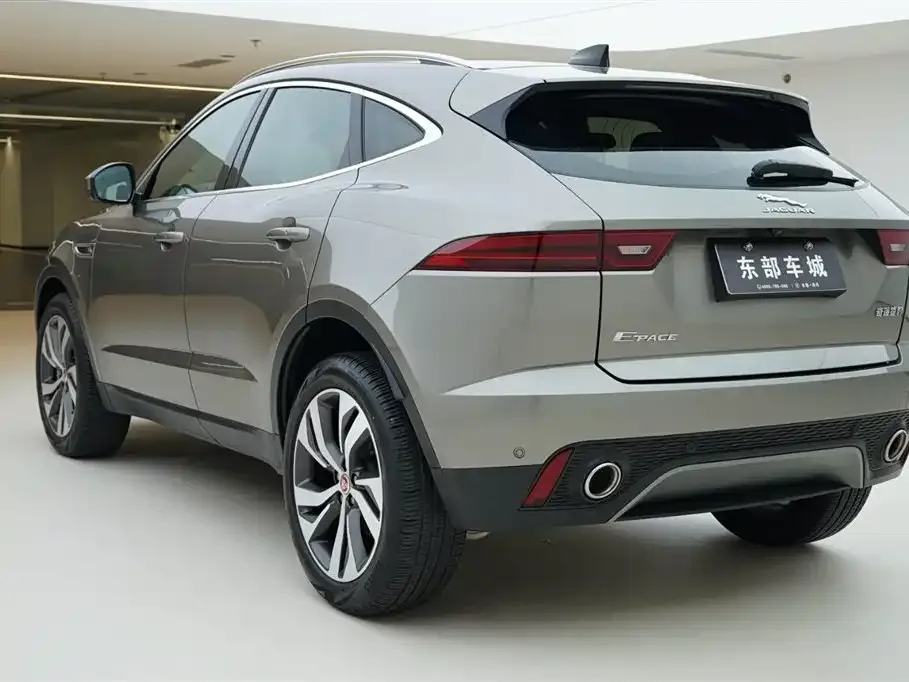 Jaguar E-PACE — фото 4