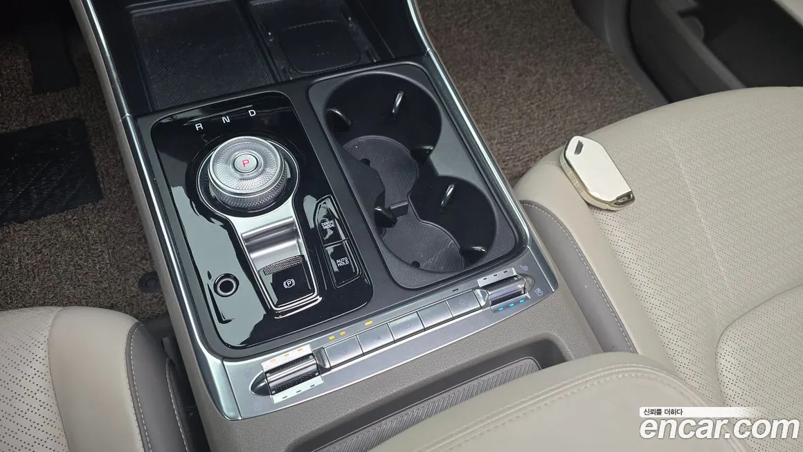 Kia Carnival — фото 10