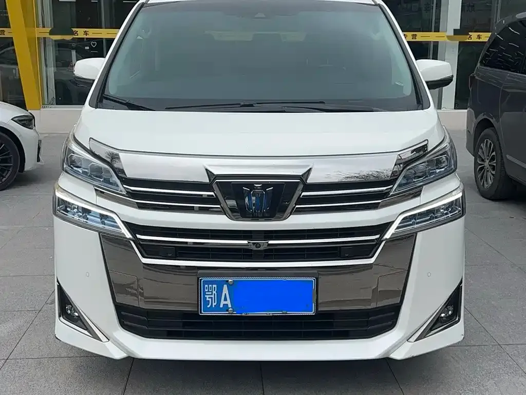 Toyota Vellfire — фото 7