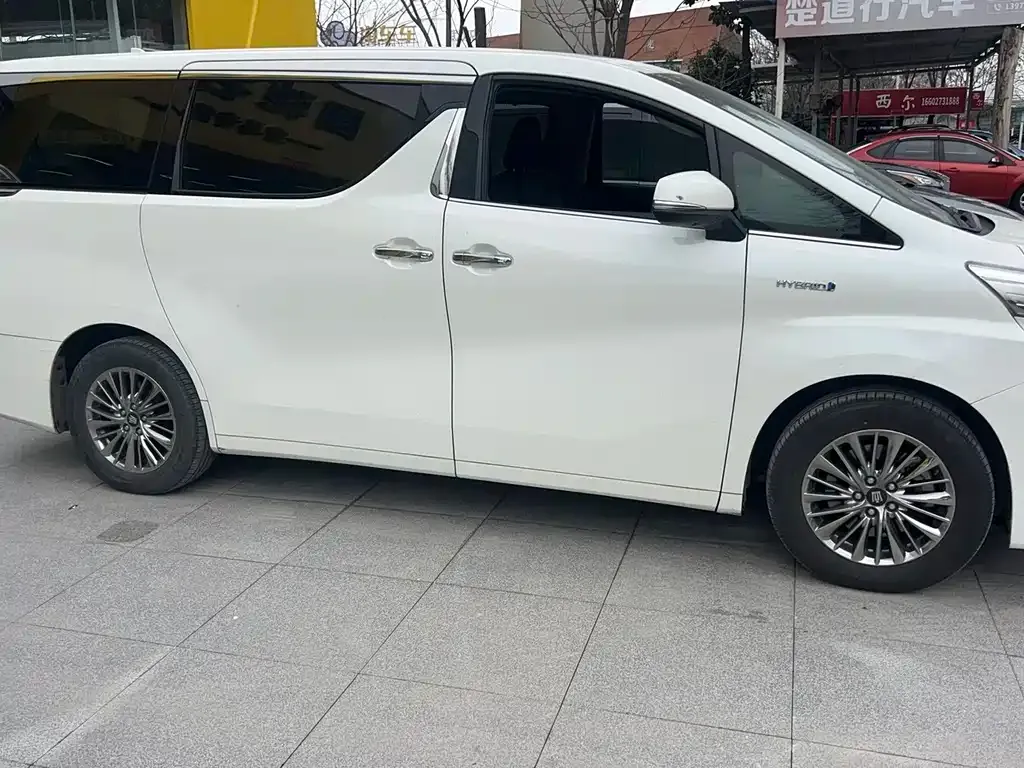 Toyota Vellfire — фото 5