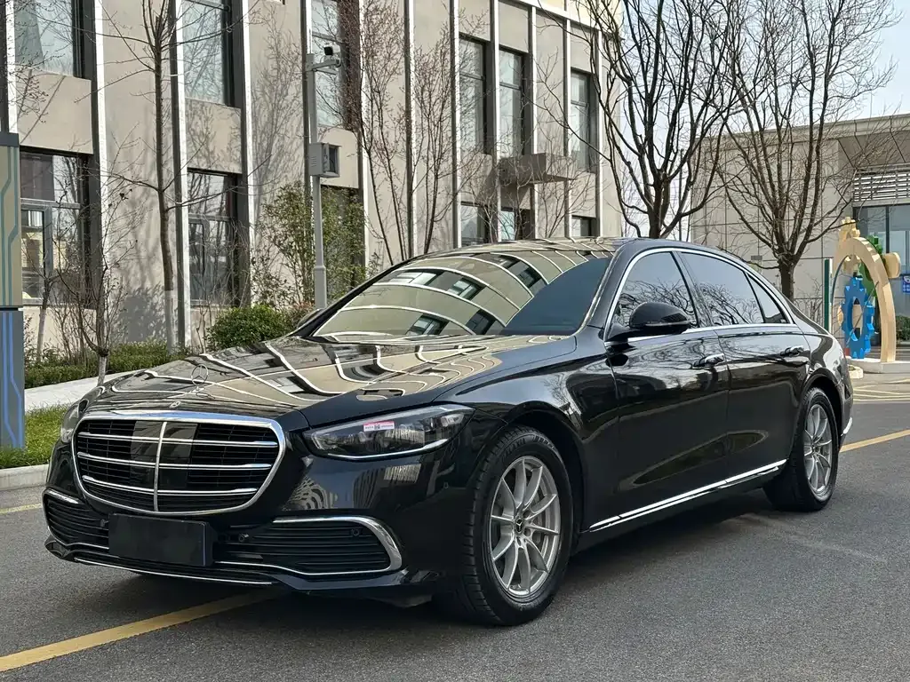 Mercedes-Benz S-Class — фото 1