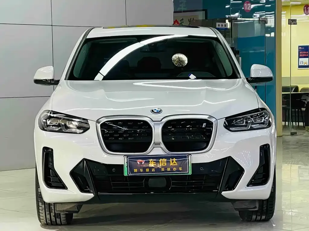 BMW iX3 — фото 2