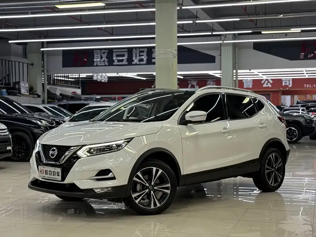 Nissan Qashqai — фото 1