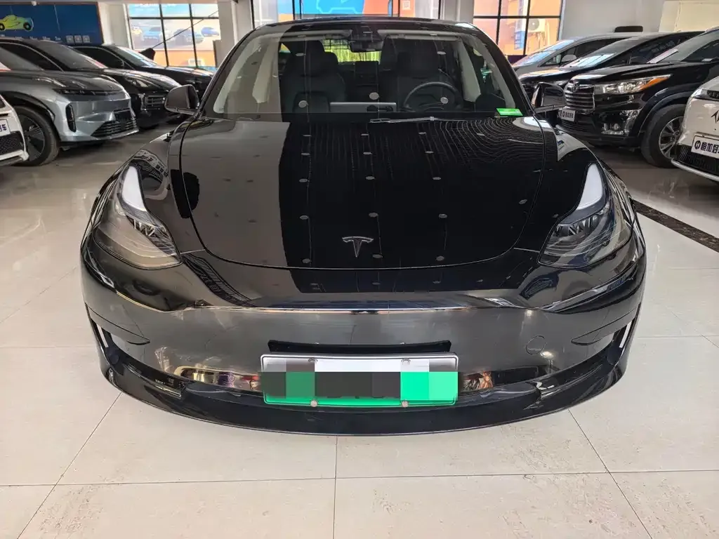 Tesla Model 3 — фото 4