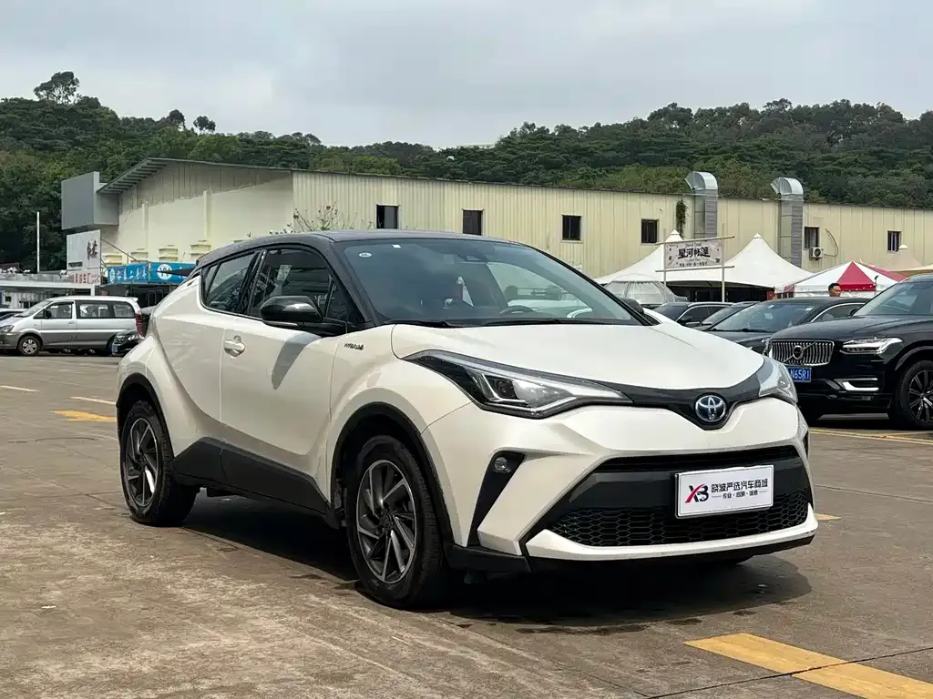 Toyota C-HR — фото 8