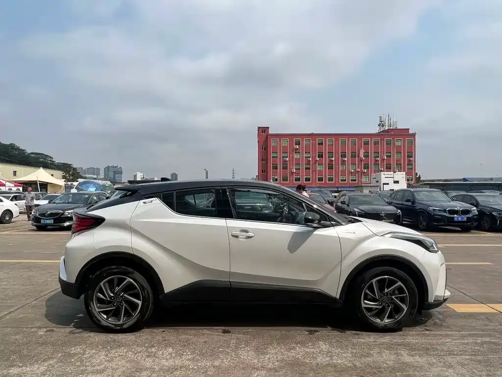 Toyota C-HR — фото 5