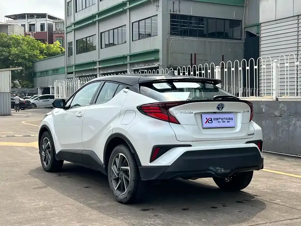 Toyota C-HR — фото 6