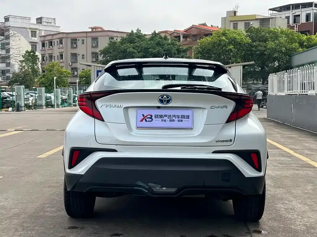 Toyota C-HR — фото 3