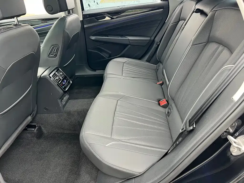 Volkswagen Passat — фото 6