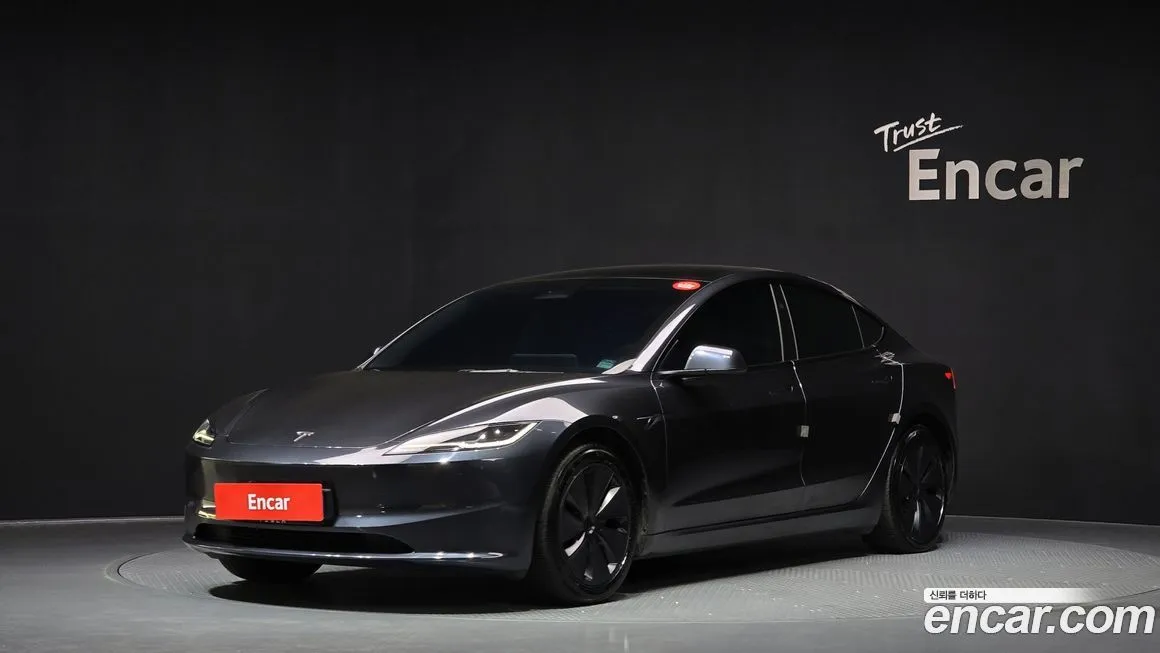 Tesla Model 3 — фото 1