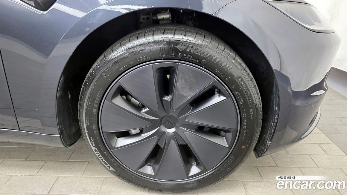 Tesla Model 3 — фото 10