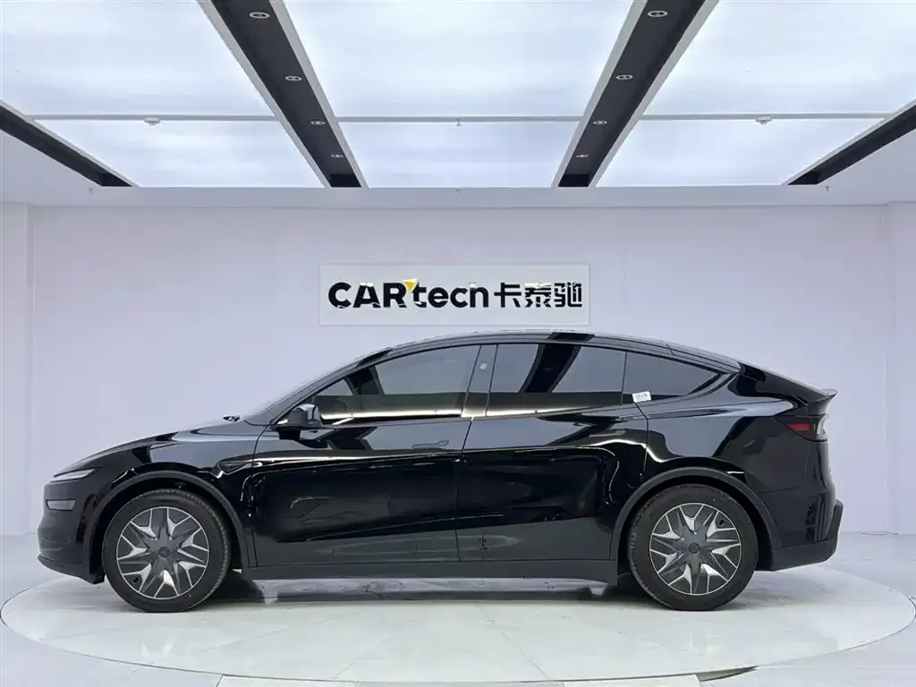 Tesla Model Y L — фото 3