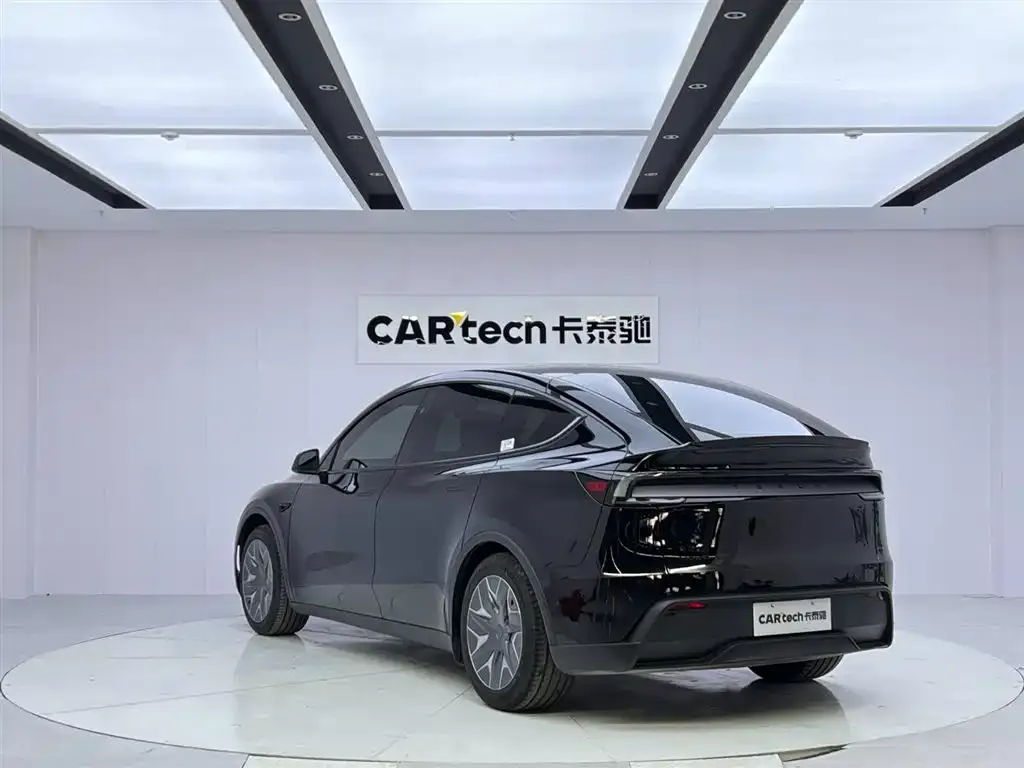Tesla Model Y L — фото 4