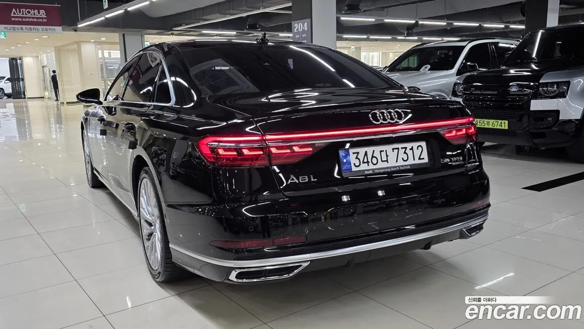 Audi A8 — фото 10