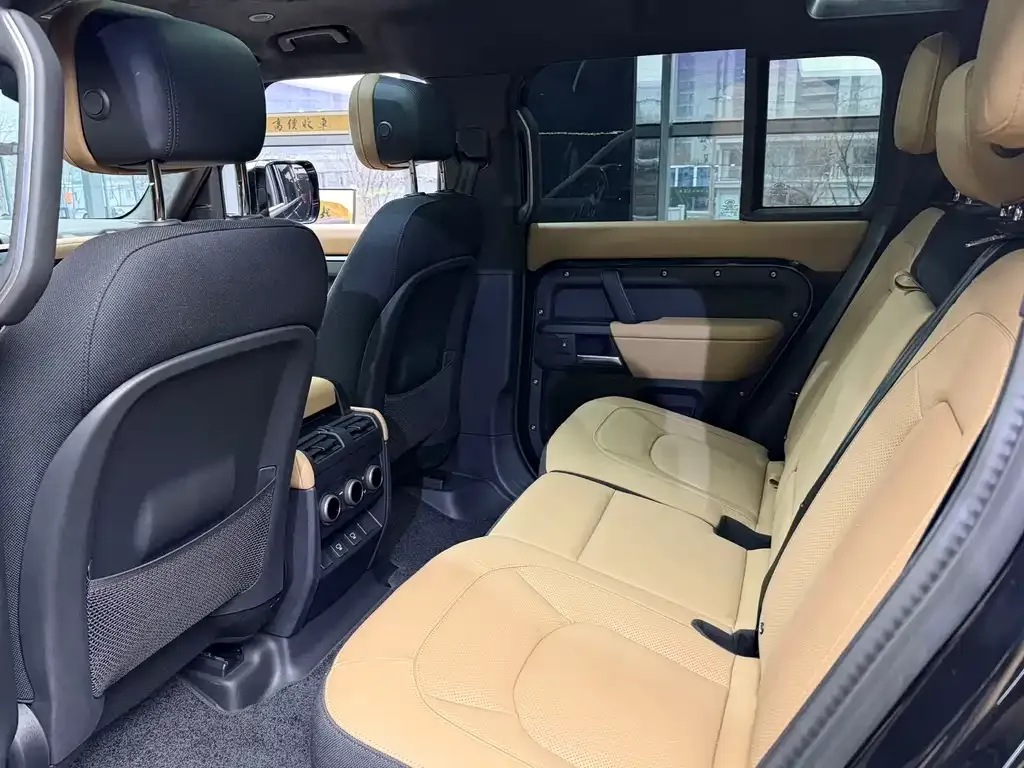 Land Rover Defender — фото 10