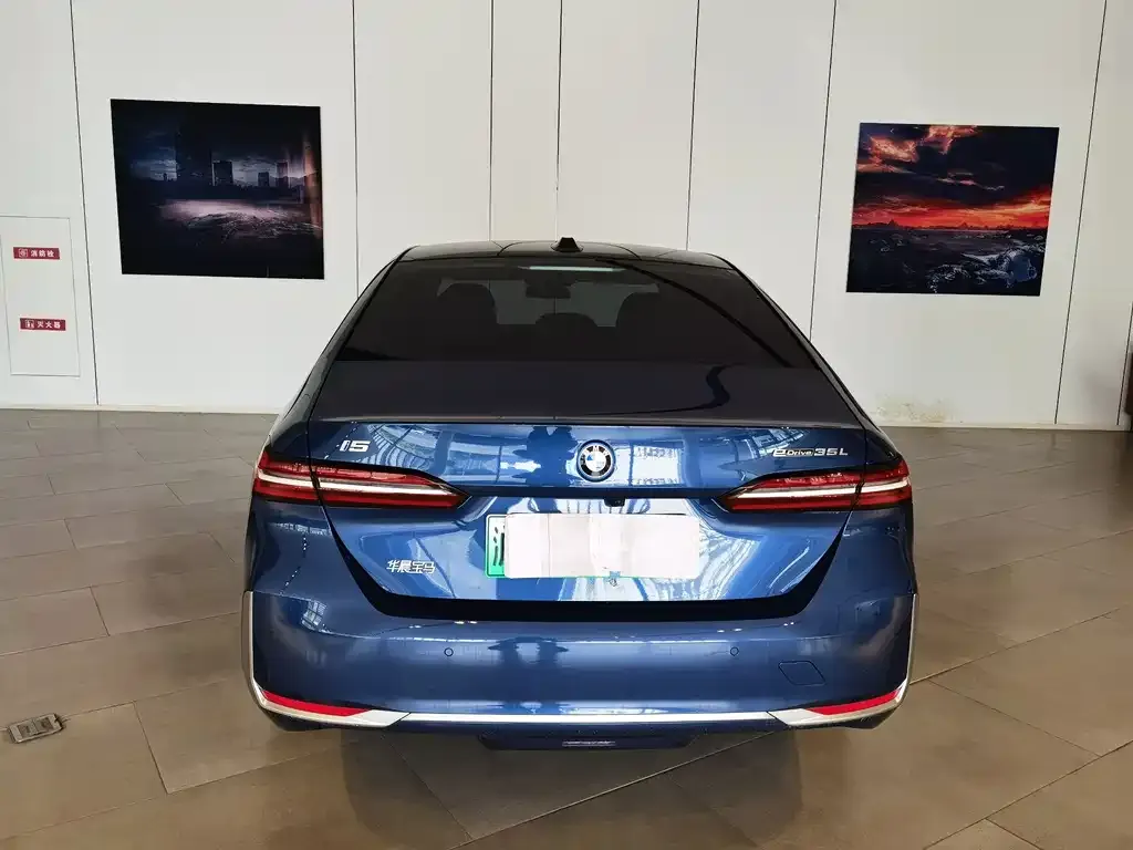 BMW i5 — фото 7