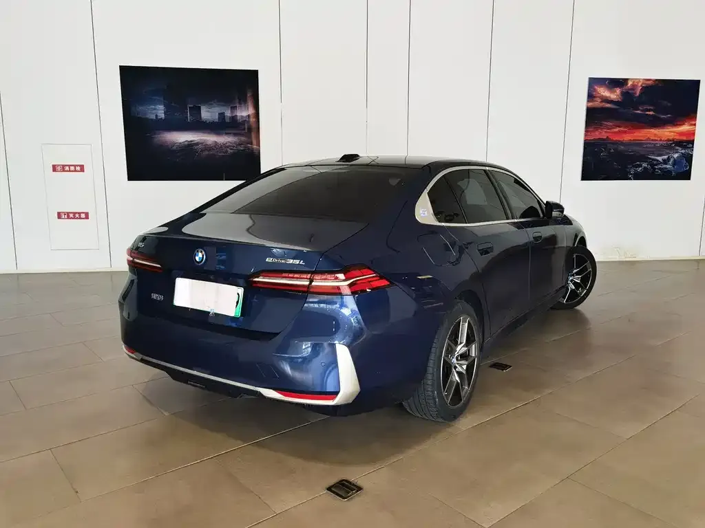 BMW i5 — фото 4