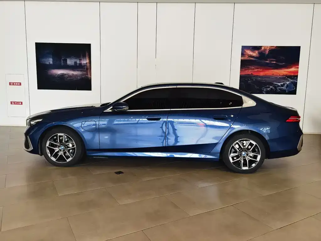 BMW i5 — фото 6