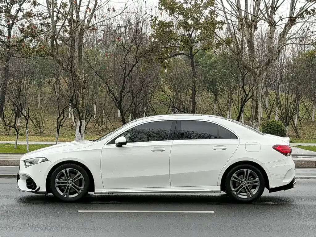 Mercedes-Benz A-Class — фото 10
