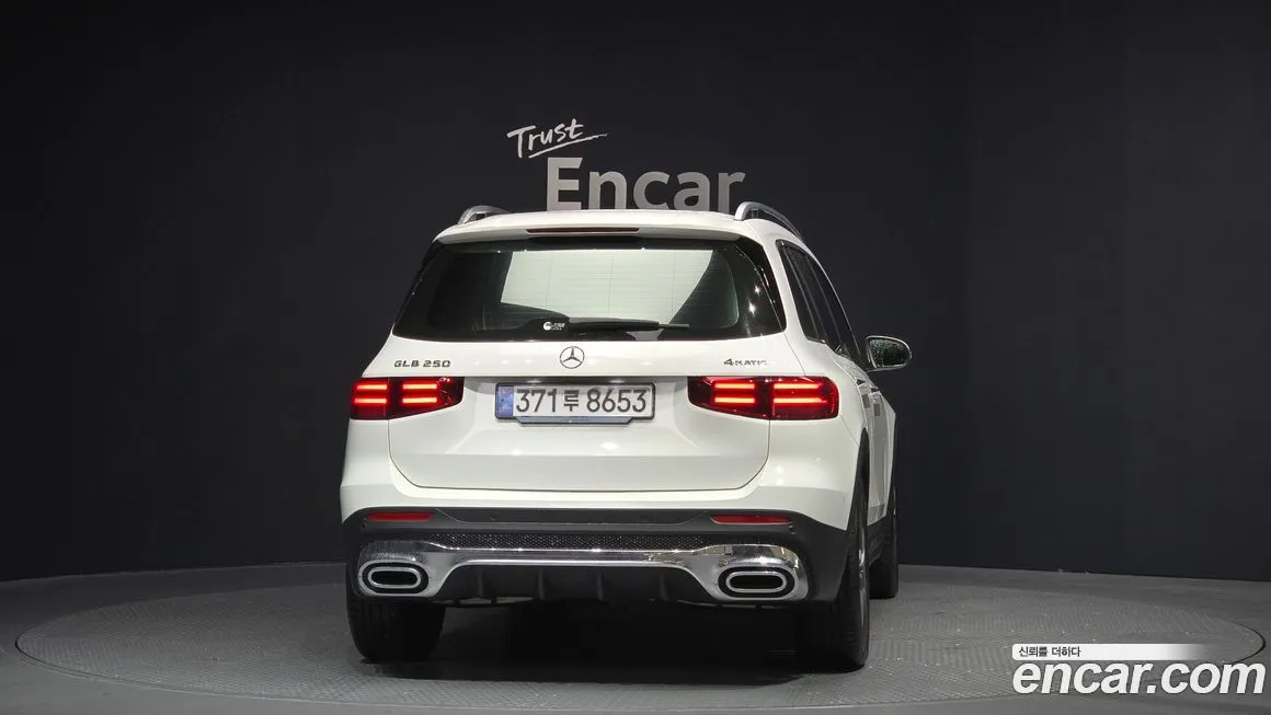 Mercedes-Benz GLB-Class — фото 2