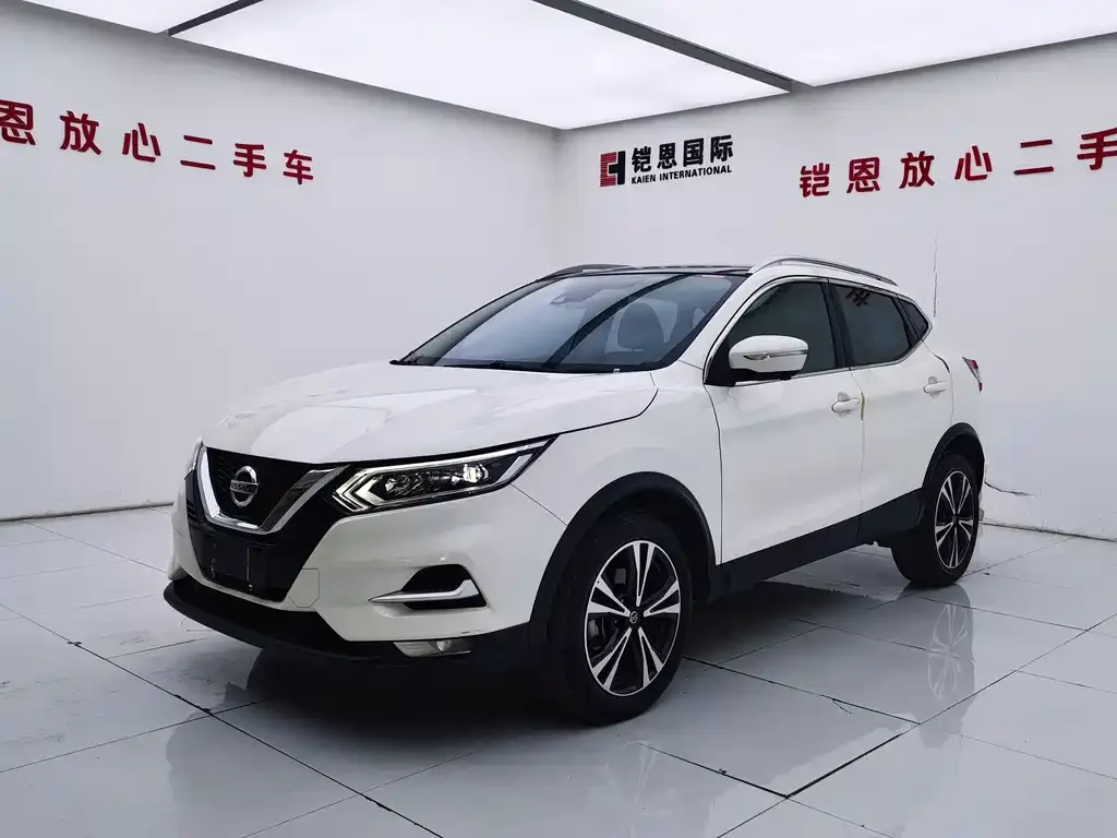 Nissan Qashqai — фото 1