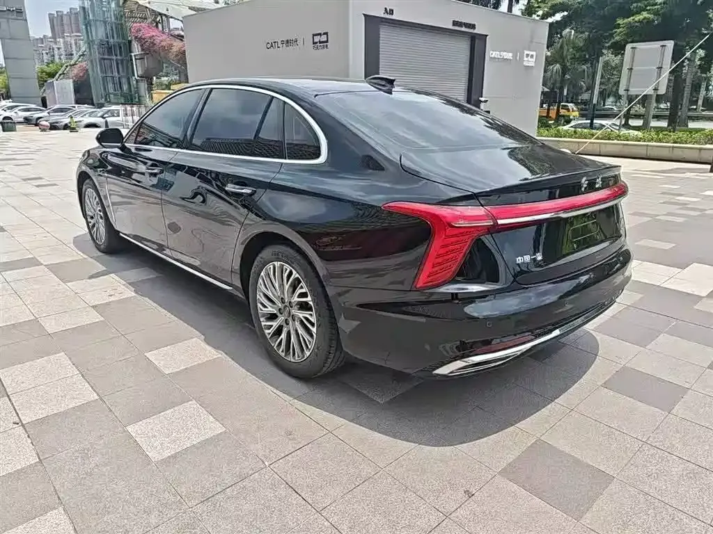 Hongqi H5 — фото 8