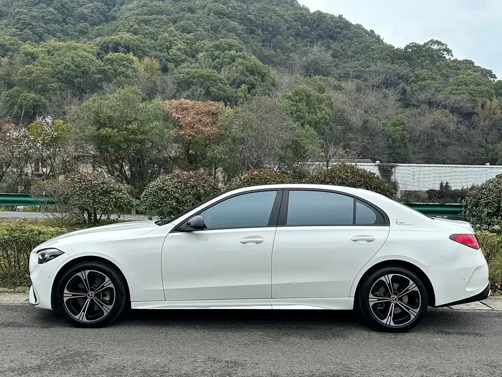 Mercedes-Benz C-Class — фото 10