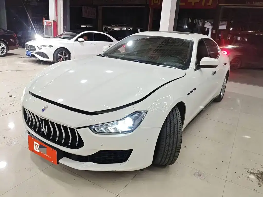 Maserati Ghibli — фото 1