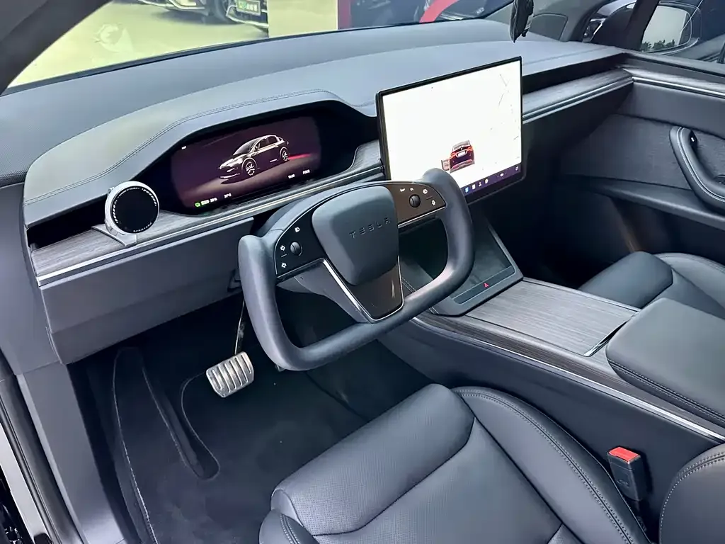 Tesla Model X — фото 3