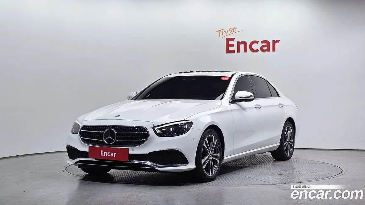 Mercedes-Benz E-Class — фото 1