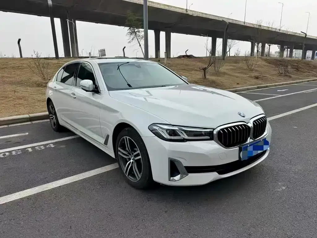 BMW 5 Series — фото 4