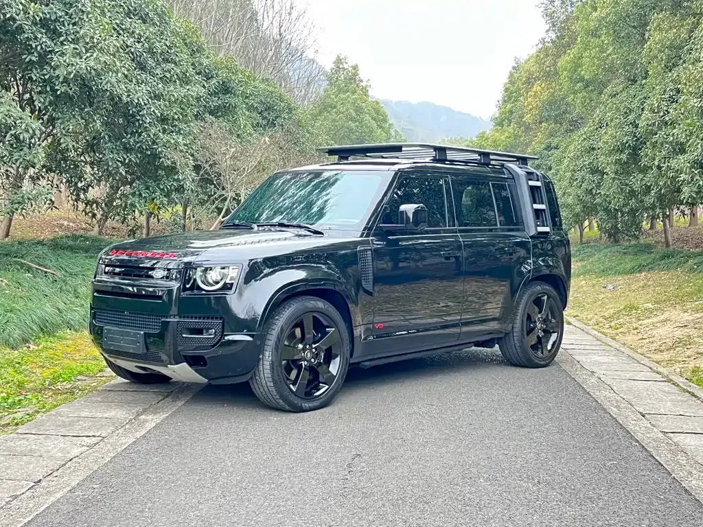 Land Rover Defender — фото 1