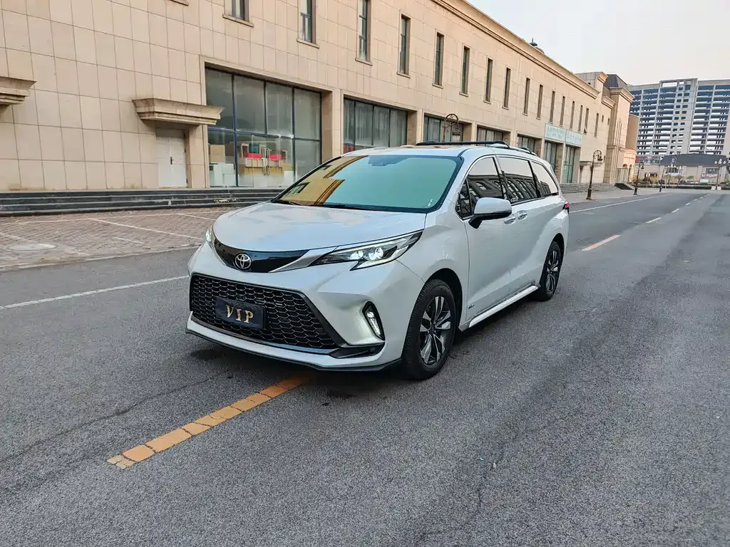Toyota Granvia — фото 6