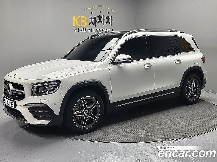 Mercedes-Benz GLB-Class — фото 1