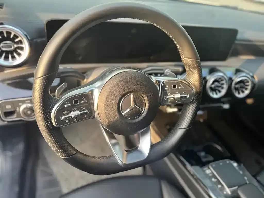Mercedes-Benz A-Class — фото 10