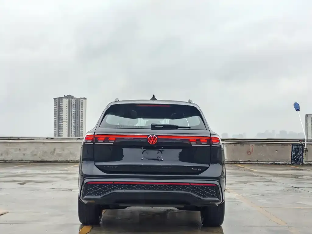 Volkswagen Tiguan L — фото 2